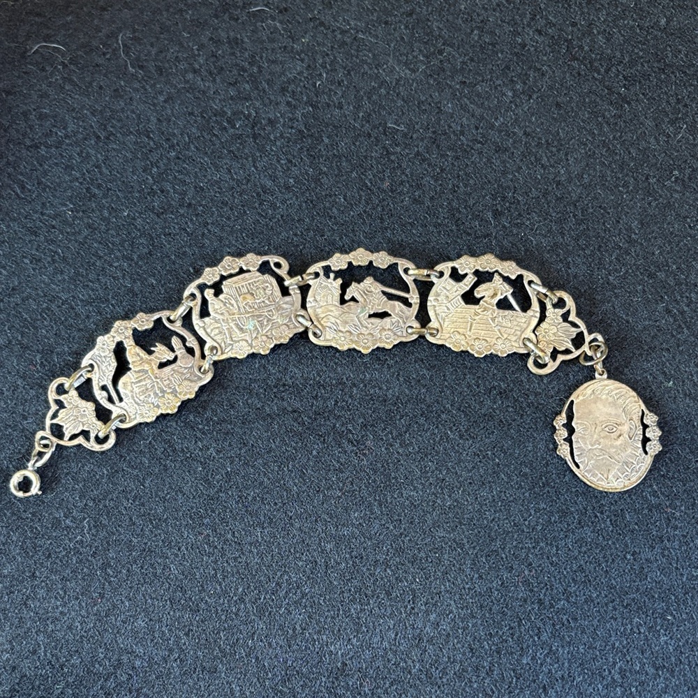 Vintage Don Quixote silver tone medieval 7 inch bracelet